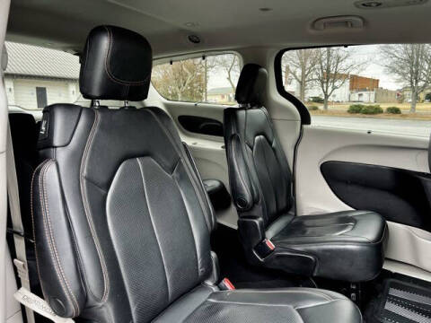 2020 Chrysler Pacifica Touring L