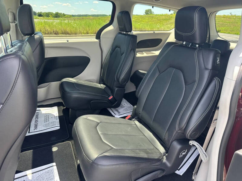 2022 Chrysler Pacifica Touring L