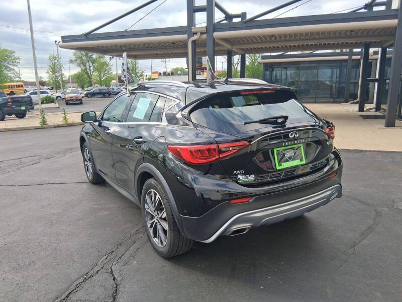 2017 Infiniti QX30 Premium
