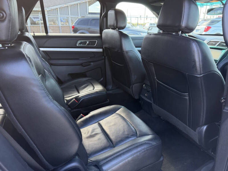 2016 Ford Explorer XLT - Photo 14