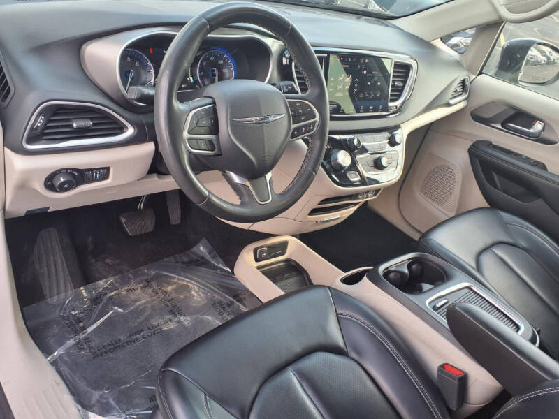 2023 Chrysler Pacifica Touring L