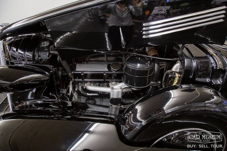 1937 Cadillac Series 85