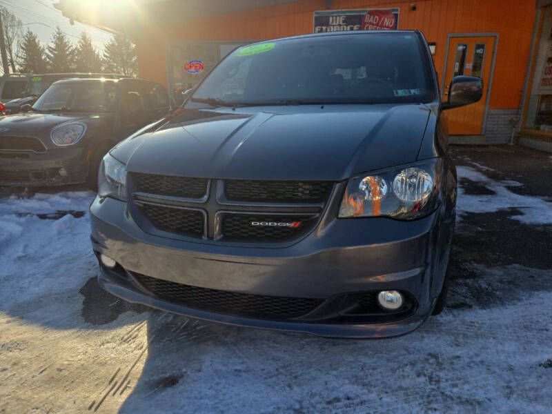 2015 Dodge Grand Caravan R/T's photo
