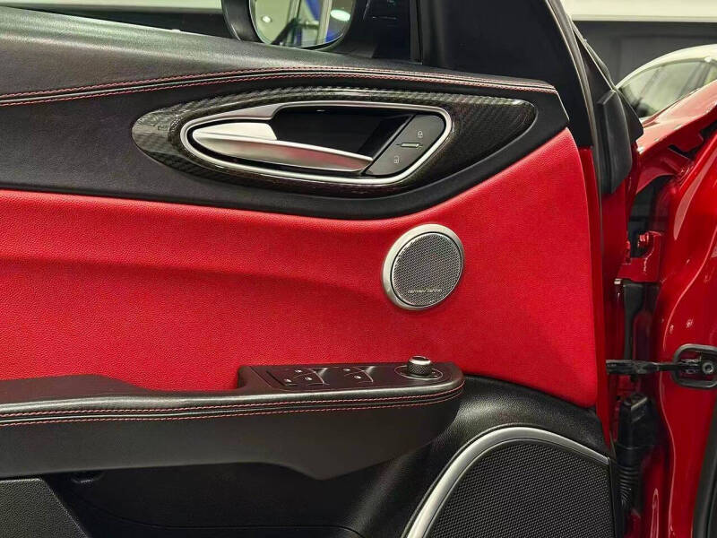 2017 Alfa Romeo Giulia Quadrifoglio