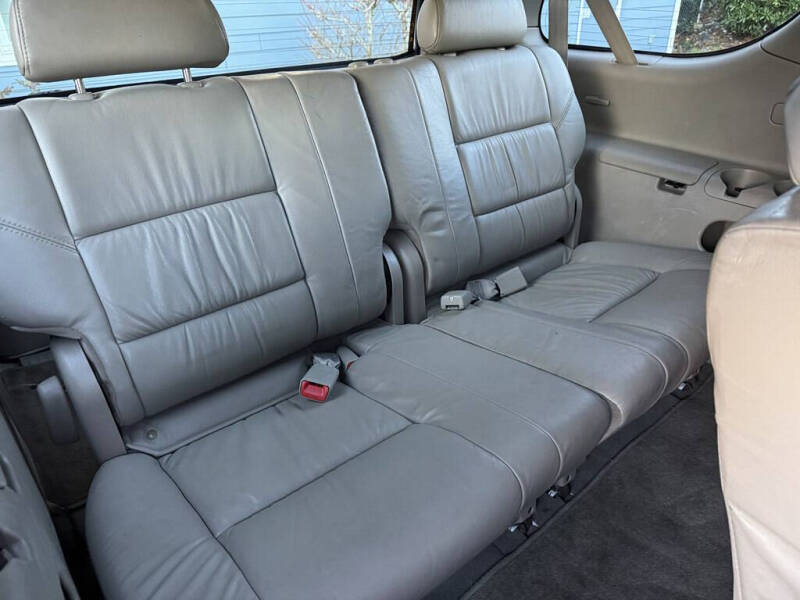 2005 Toyota Sequoia SR5