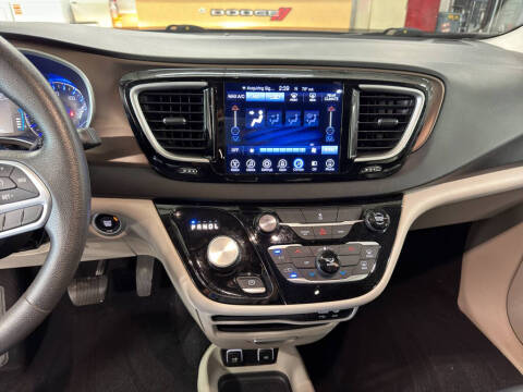 2017 Chrysler Pacifica Touring