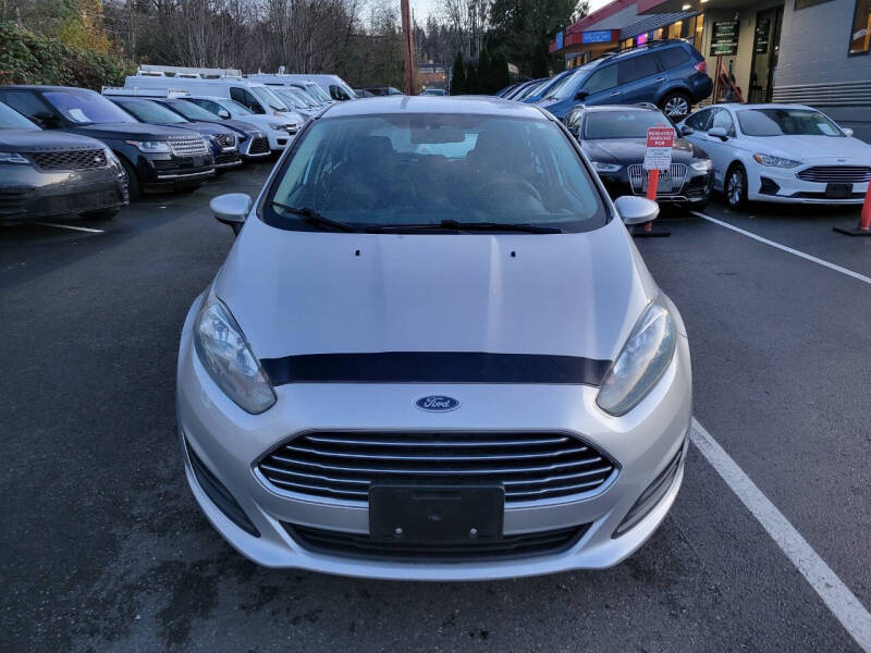 2018 Ford Fiesta SE photo 2