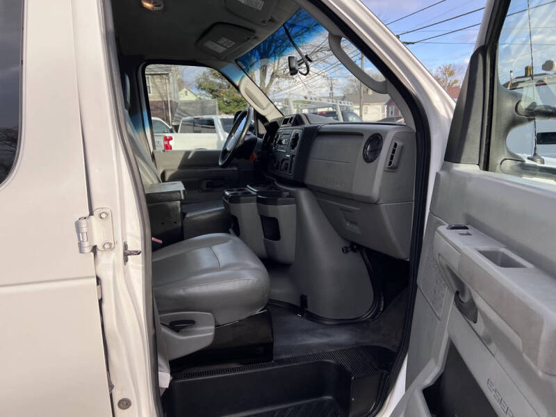 2014 Ford E-Series E-150