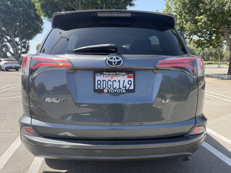 2018 Toyota RAV4 LE