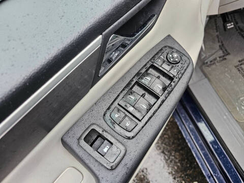 2012 Volkswagen Routan