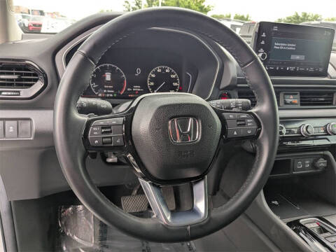 2024 Honda Pilot EX-L w/Rear Captain's Chairs