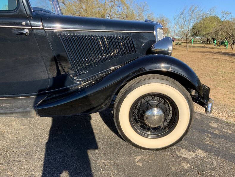 1934 Ford Tudor