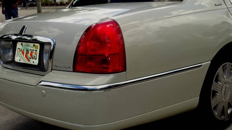 2004 Lincoln Town Car Ultimate