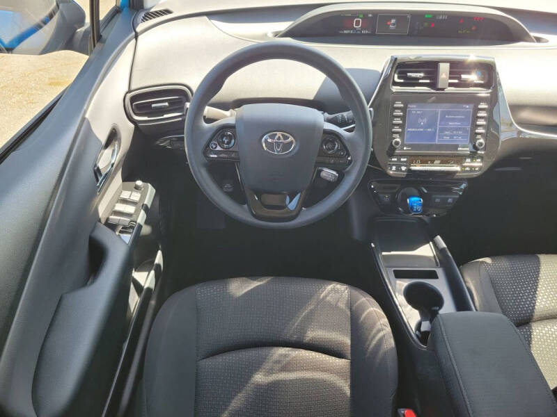 2022 Toyota Prius LE