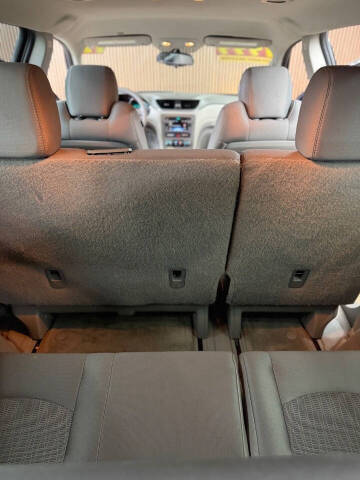 2017 Chevrolet Traverse LS