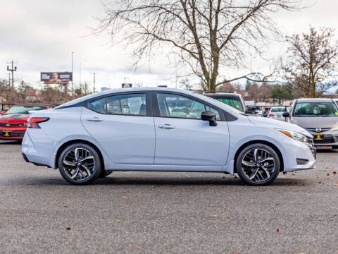 2024 Nissan Versa SR