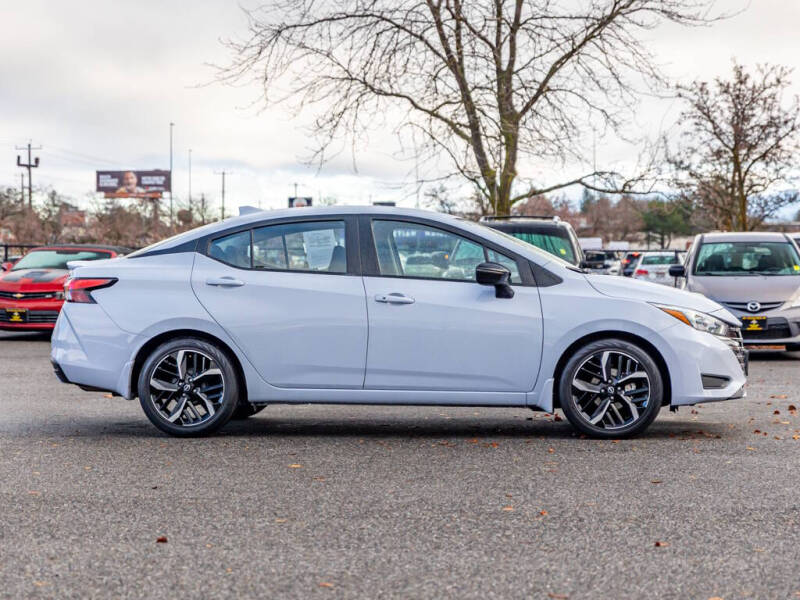 2024 Nissan Versa SR