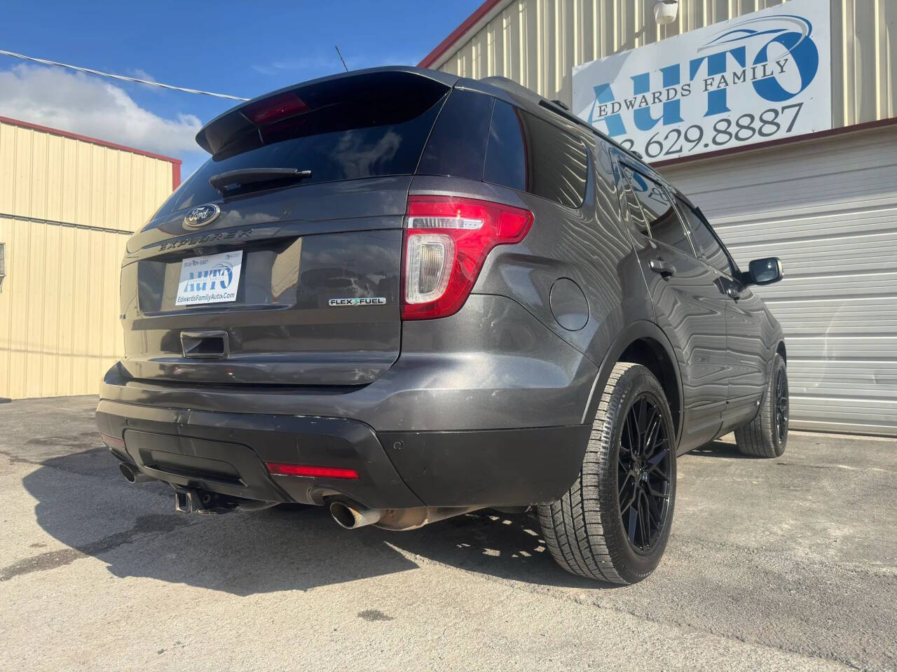 Dk. Gray 2015 Ford Explorer XLT XLT 4dr SUV 27