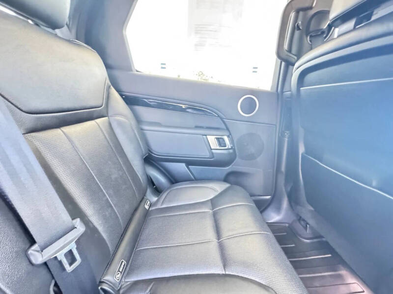 2020 Land Rover Discovery SE