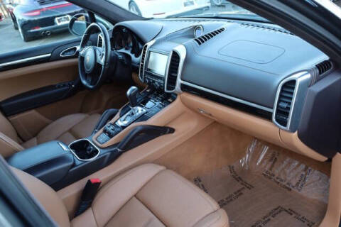 2014 Porsche Cayenne GTS