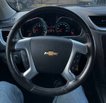 2017 Chevrolet Traverse LT