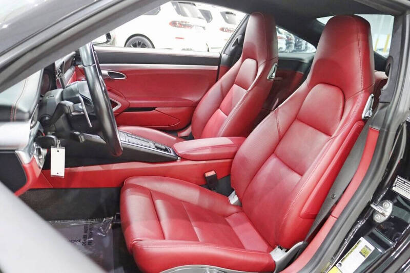 2019 Porsche 911 Carrera