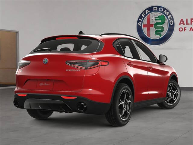 2025 Alfa Romeo Stelvio Intensa