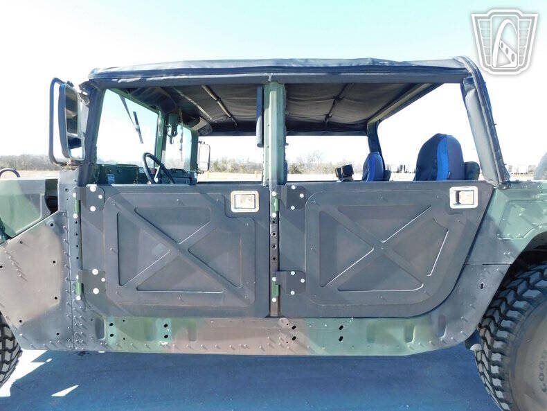 2002 AM General M1123