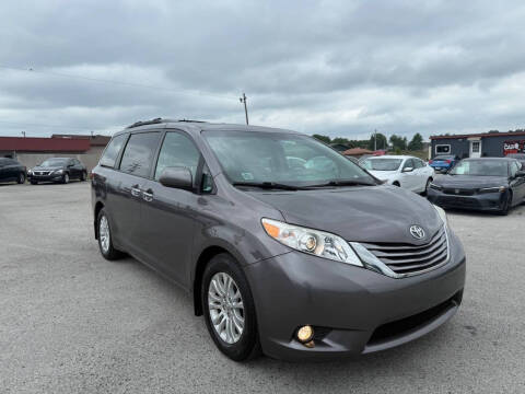 2017 Toyota Sienna XLE 8-Passenger