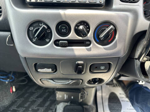 2000 Daihatsu Atrai 7