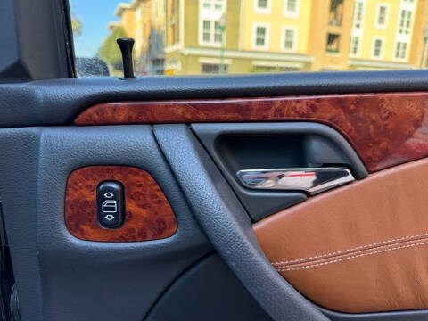 2000 Mercedes-Benz E-Class E 320