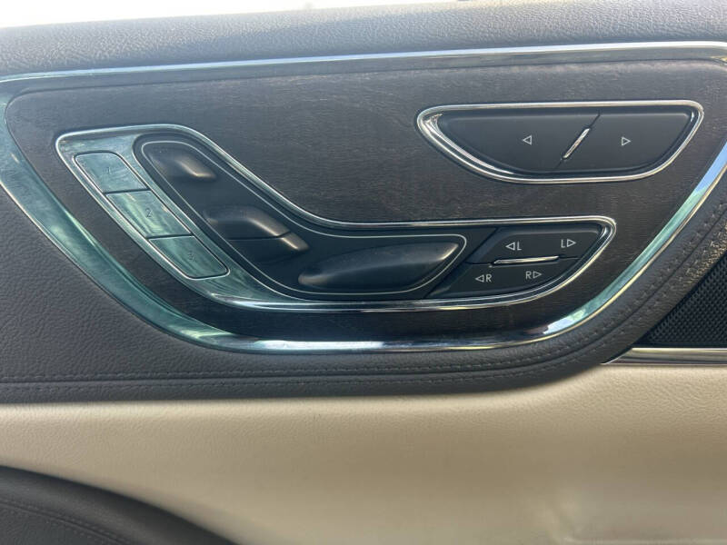 2017 Lincoln Continental Reserve