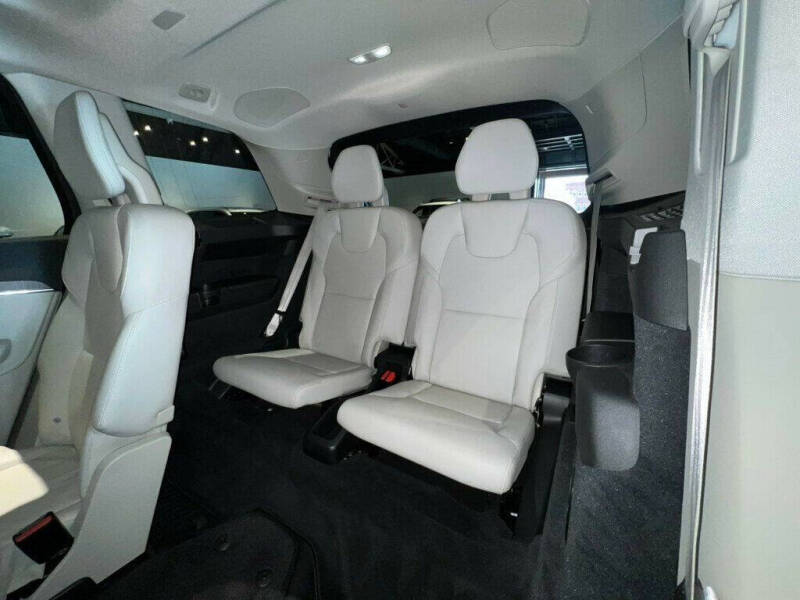 2023 Volvo XC90 B6 Plus Bright Theme 6P