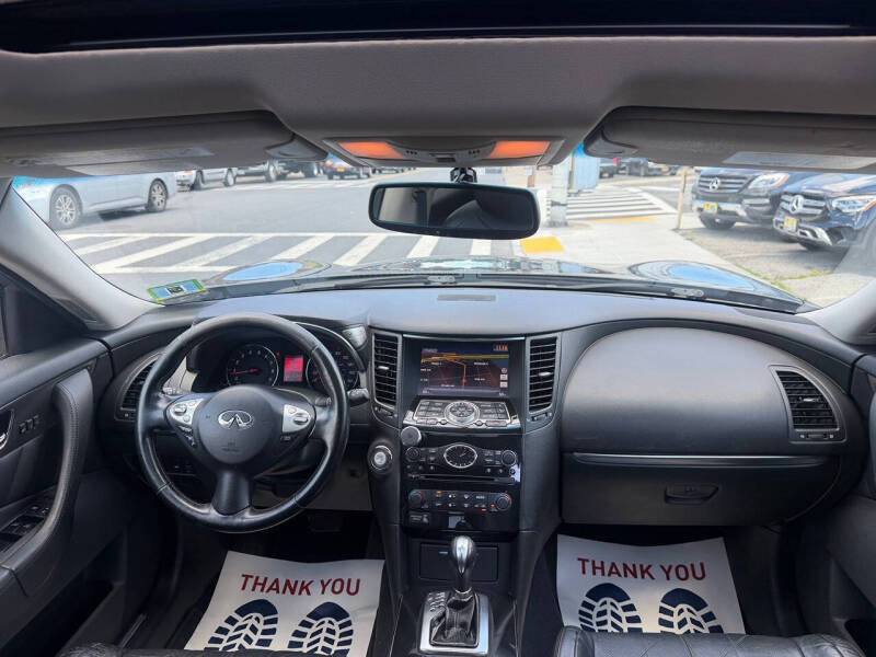 2011 Infiniti FX35