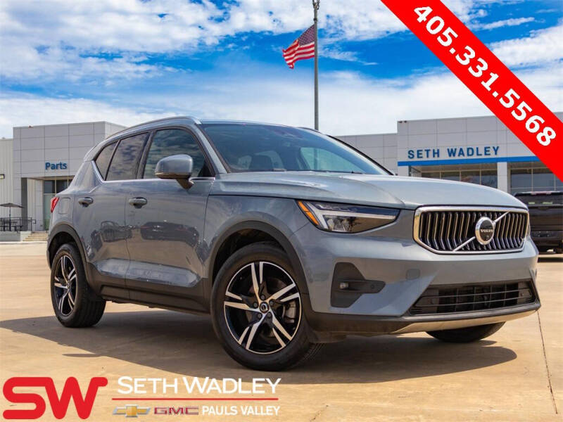 2023 Volvo XC40 B5 Plus Bright Theme