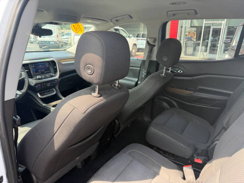 2022 GMC Acadia SLE