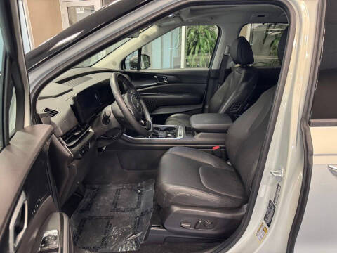 2025 Kia Carnival SX