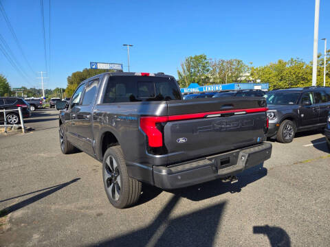 2025 Ford F-150 Lightning Platinum