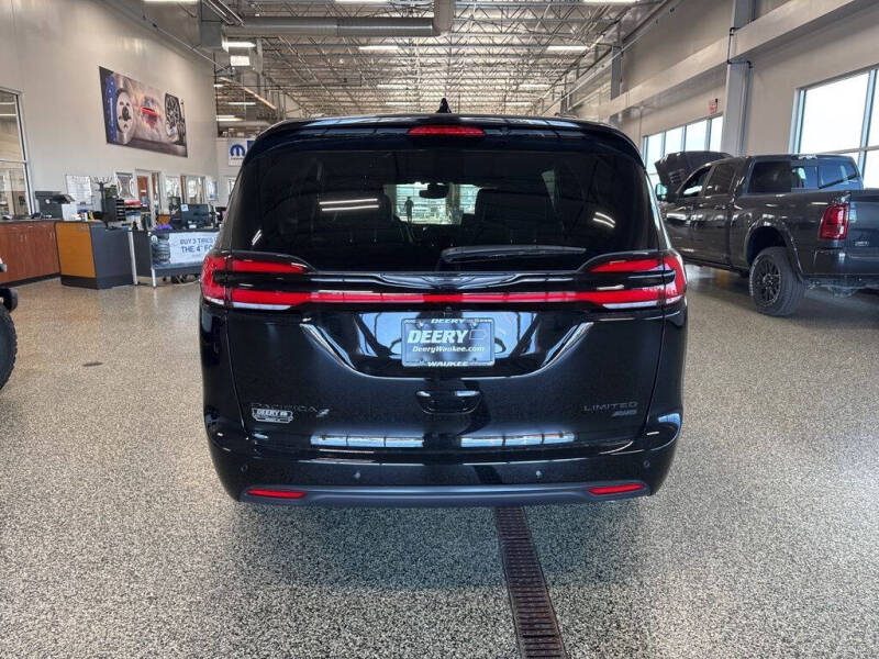 2026 Chrysler Pacifica Limited