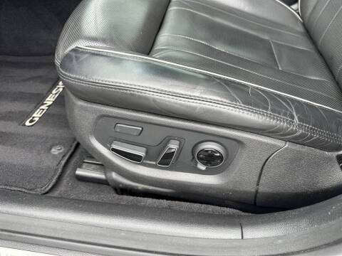 2016 Hyundai Genesis