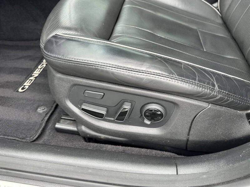 2016 Hyundai Genesis