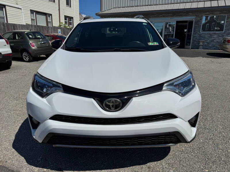 2017 Toyota RAV4 SE