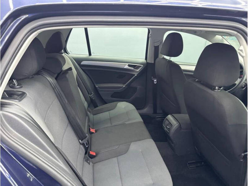 2016 Volkswagen e-Golf SE
