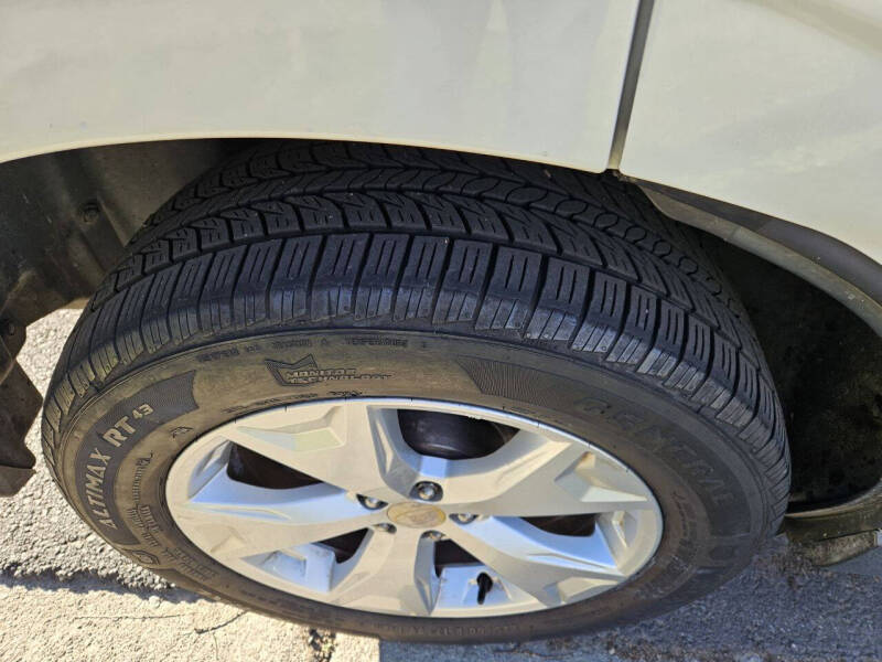 Image 8 of 2015 Subaru Forester 2.5i Limited
