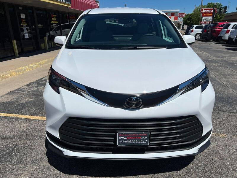 2026 Toyota Sienna LE 8-Passenger