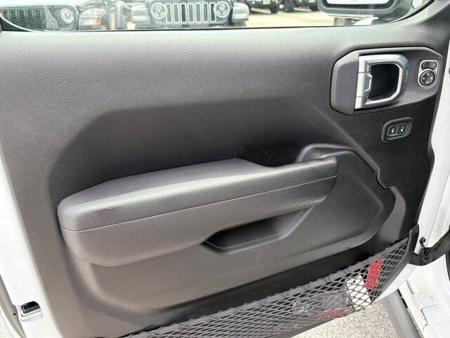 2025 Jeep Gladiator NightHawk