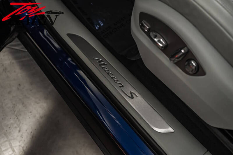 2022 Porsche Macan S