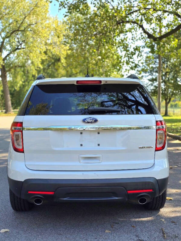 2013 Ford Explorer Base photo 9