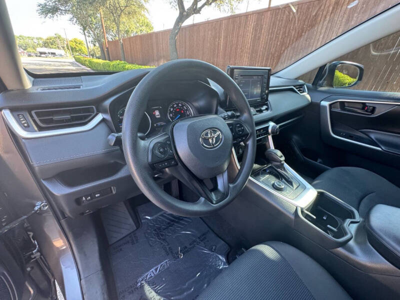 2022 Toyota RAV4 Hybrid LE