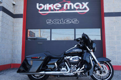 2018 Harley-Davidson Street Glide for sale at BIKEMAX, LLC in Palos Hills IL